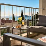 Sea View & Garage - Modern 3br *