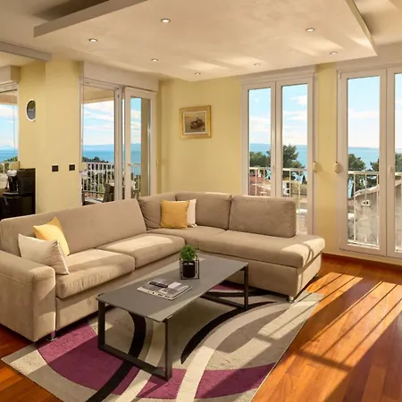 Sea View & Garage - Modern 3br Apartmán Split