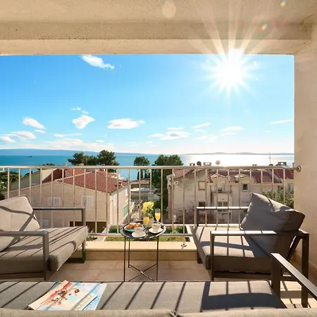 Sea View & Garage - Modern 3br Apartmán Split