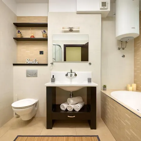 Apartment Sea View & Garage - Modern 3br *