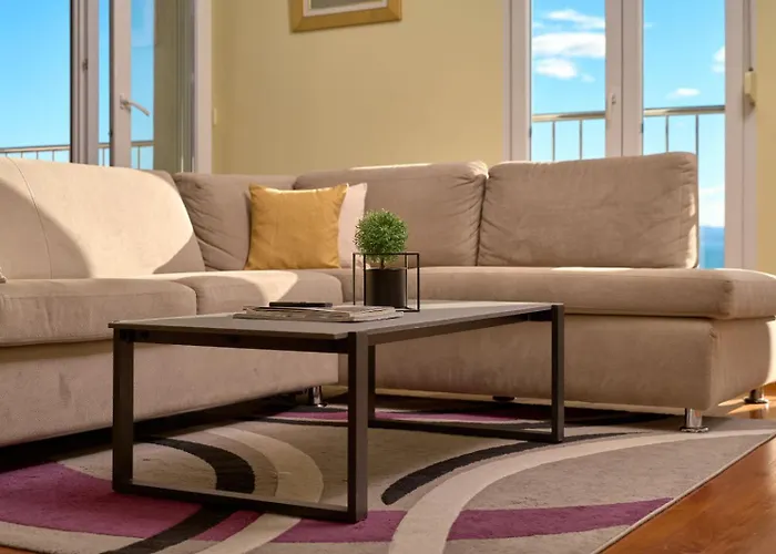 Sea View & Garage - Modern 3br *