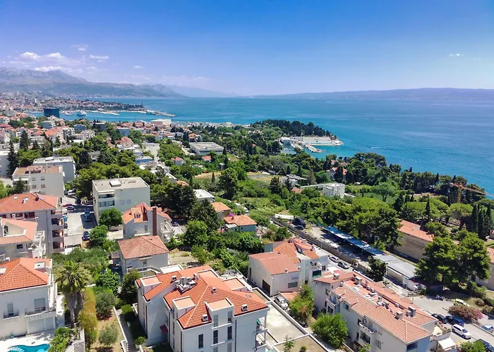 Apartman Sea View & Garage - Modern 3br Split