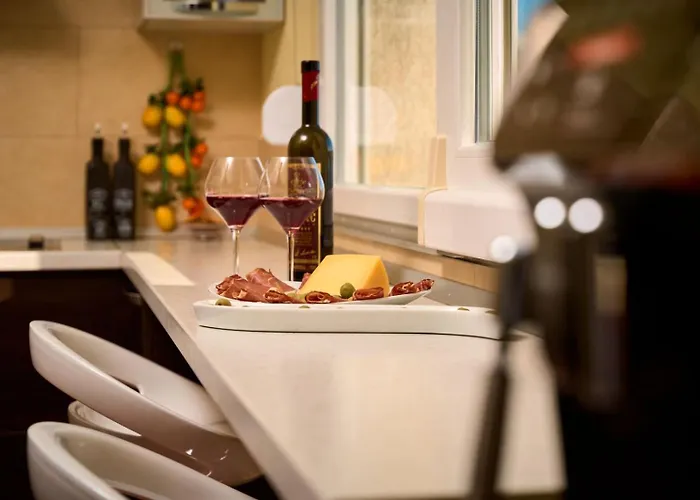 Sea View & Garage - Modern 3br Apartman Split