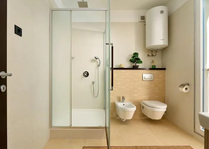 Sea View & Garage - Modern 3br * Split