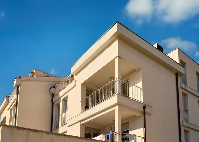 Sea View & Garage - Modern 3br Appartement