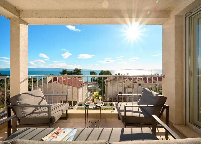 Sea View & Garage - Modern 3br Appartement Split