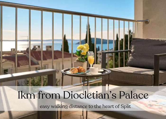 Sea View & Garage - Modern 3br Appartement Split