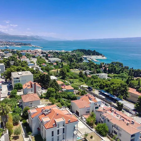 Apartman Sea View & Garage - Modern 3br Split